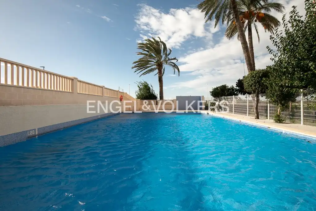 Schwimmbecken von Wohnung zur Miete in La Pobla de Farnals mit Klimaanlage, Heizung und Privatgarten