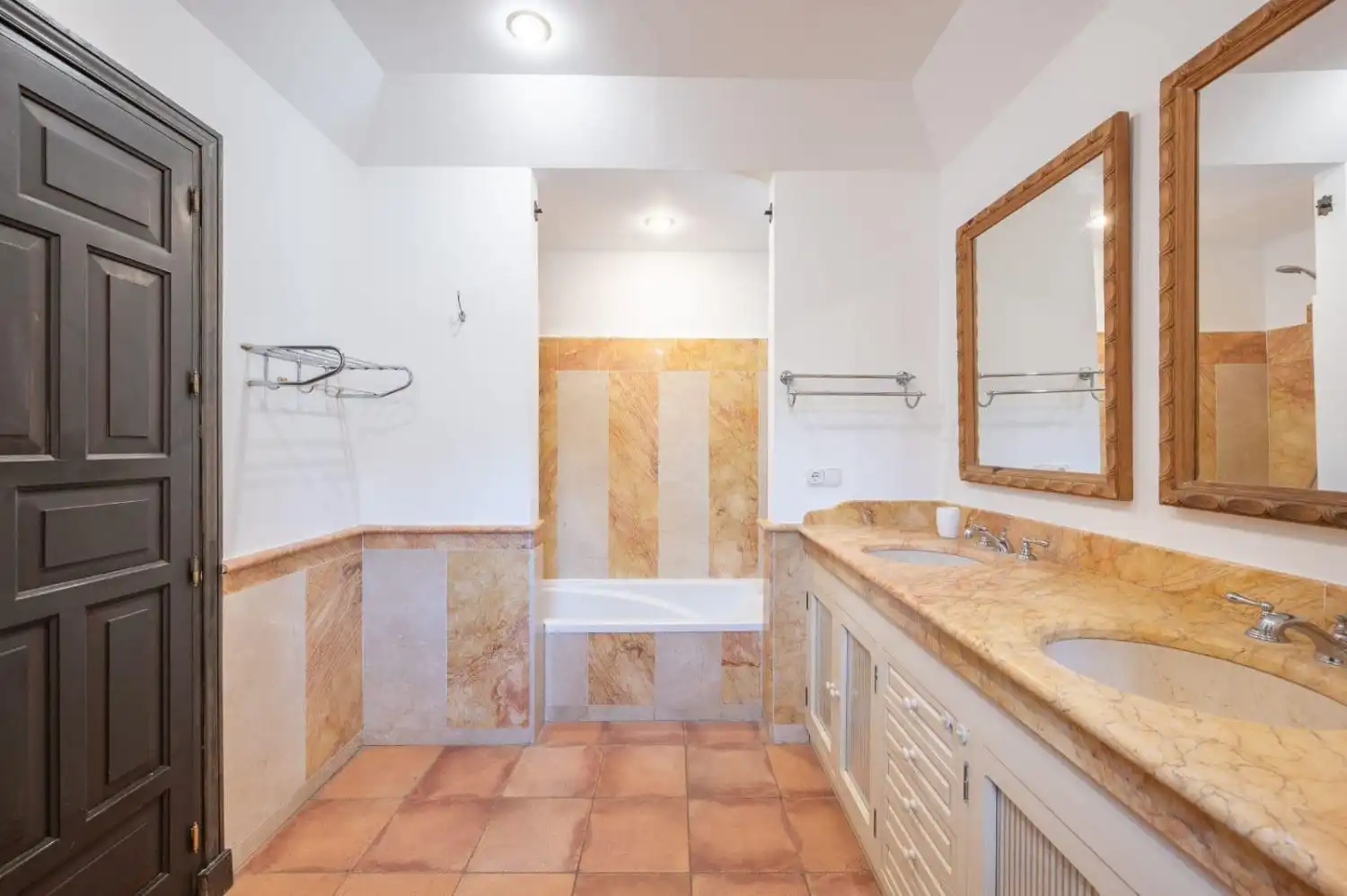 Bany de Casa o xalet de lloguer en Marbella amb Aire condicionat