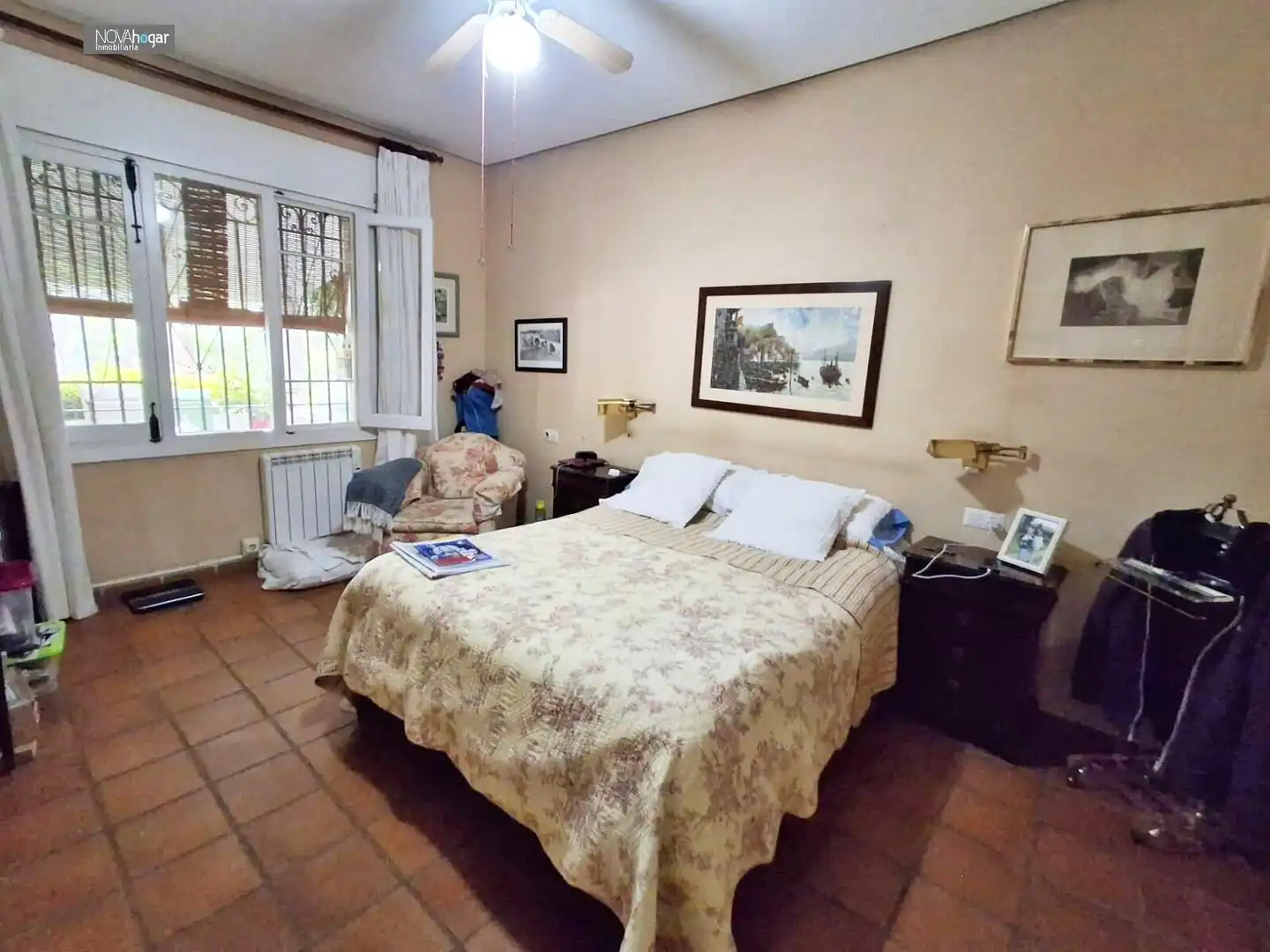 Dormitori de Finca rústica en venda en Málaga amb Aire condicionat, Calefacció i Jardí privat