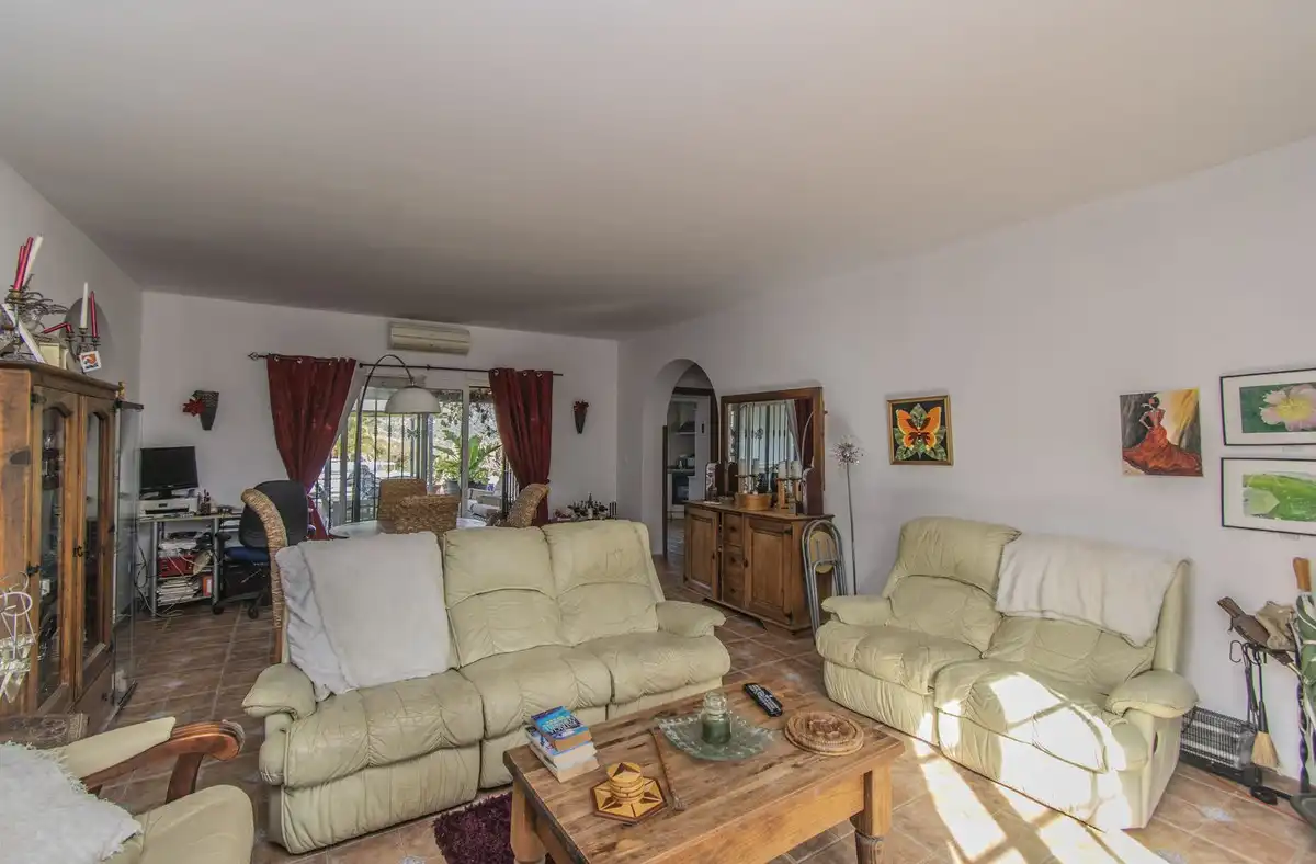 Chalet con piscina en venta en Calle Málaga, imagen 3