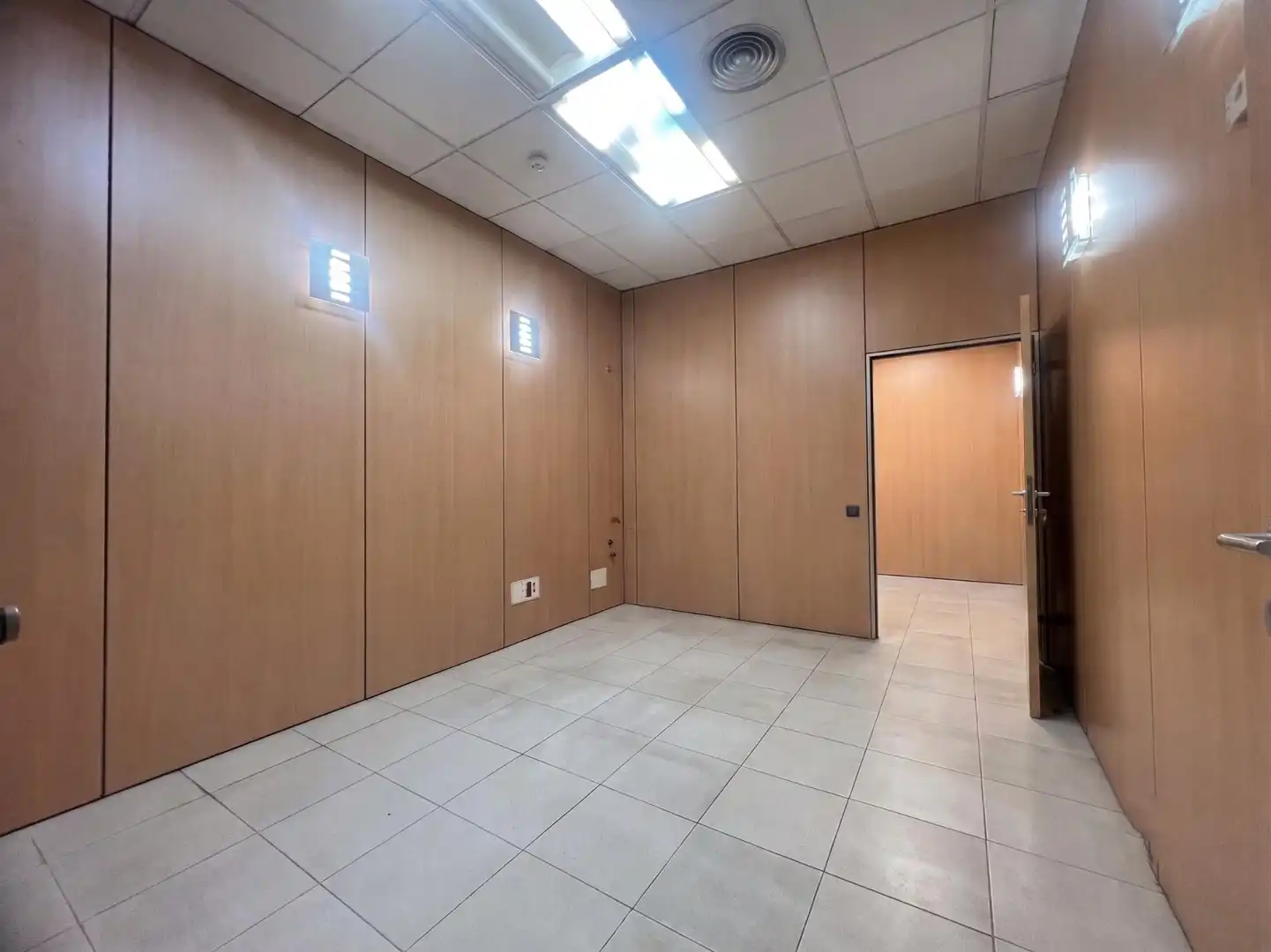 Office for sale in Las Palmas de Gran Canaria  with Air Conditioner