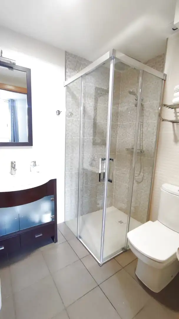 Bany de Apartament en venda en Manresa amb Aire condicionat, Calefacció i Moblat