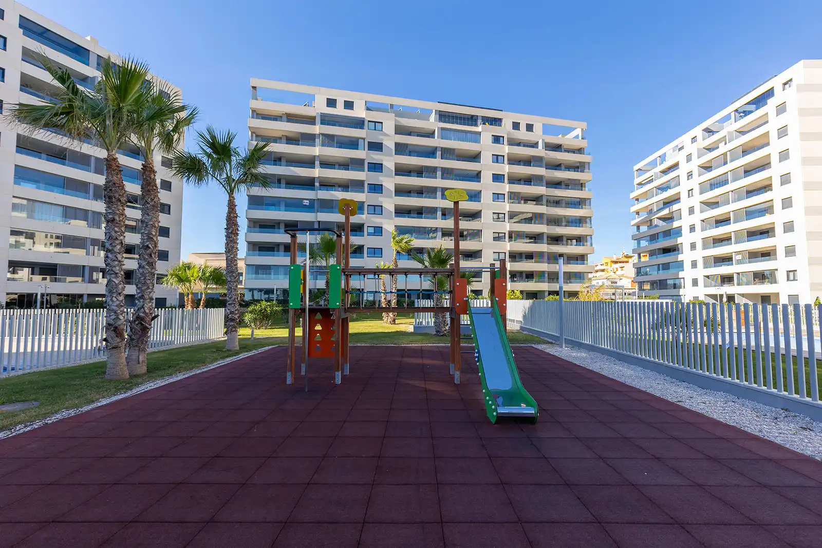 Terrassa de Apartament en venda en Torrevieja amb Terrassa, Traster i Moblat