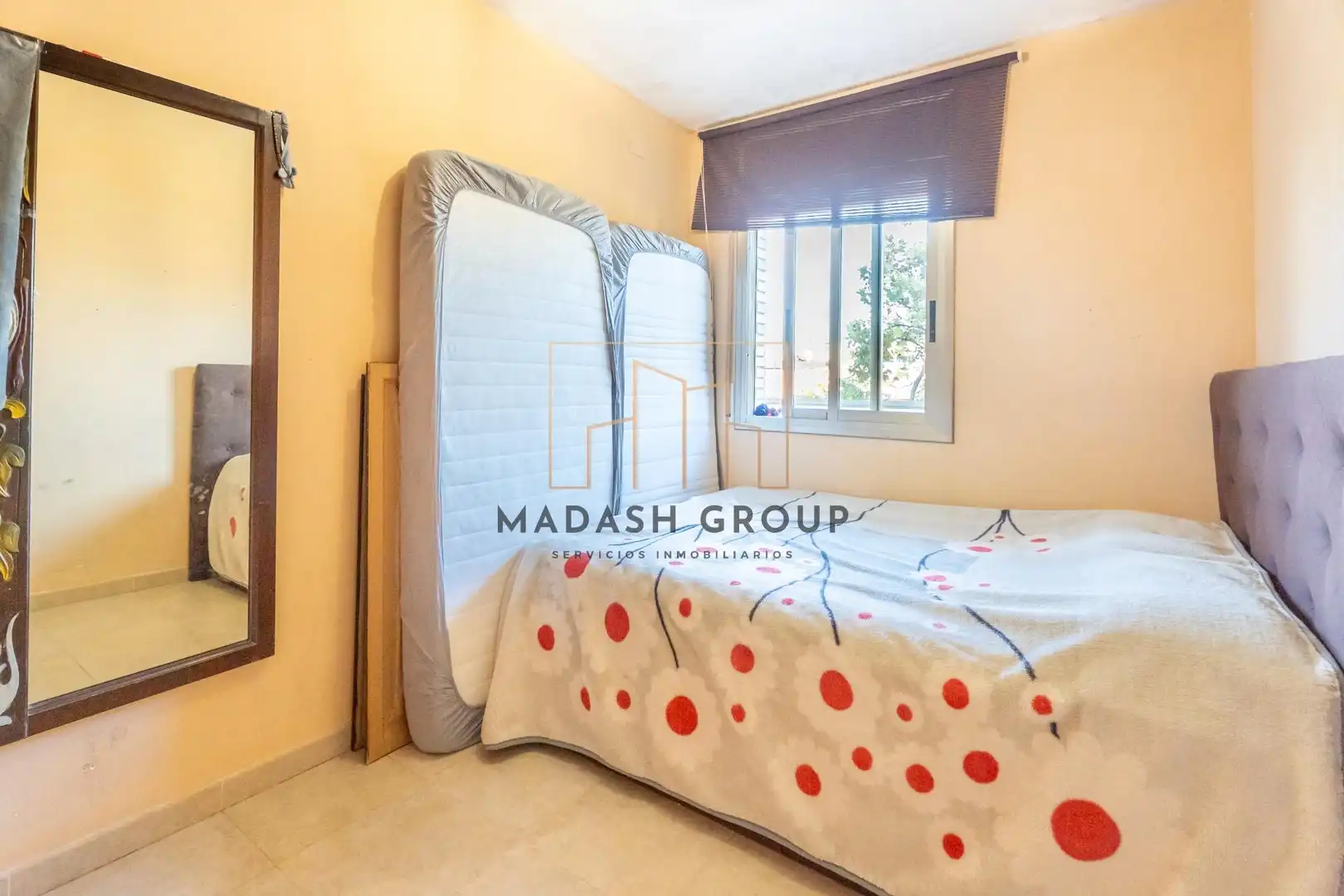 Schlafzimmer von Dachboden zum Verkauf in Reus mit Klimaanlage, Heizung und Terrasse