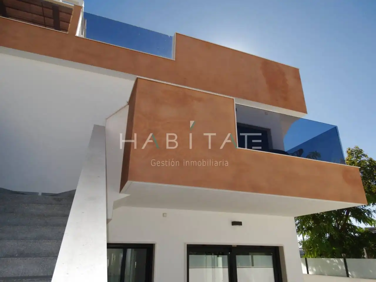 Vista exterior de Casa o xalet en venda en Pilar de la Horadada amb Aire condicionat, Terrassa i Moblat