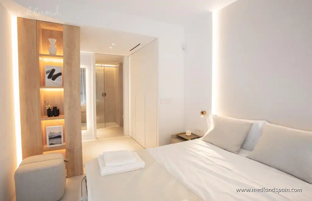 Habitación de Apartamento en venta en La Manga del Mar Menor con Aire acondicionado, Calefacción y Jardín privado