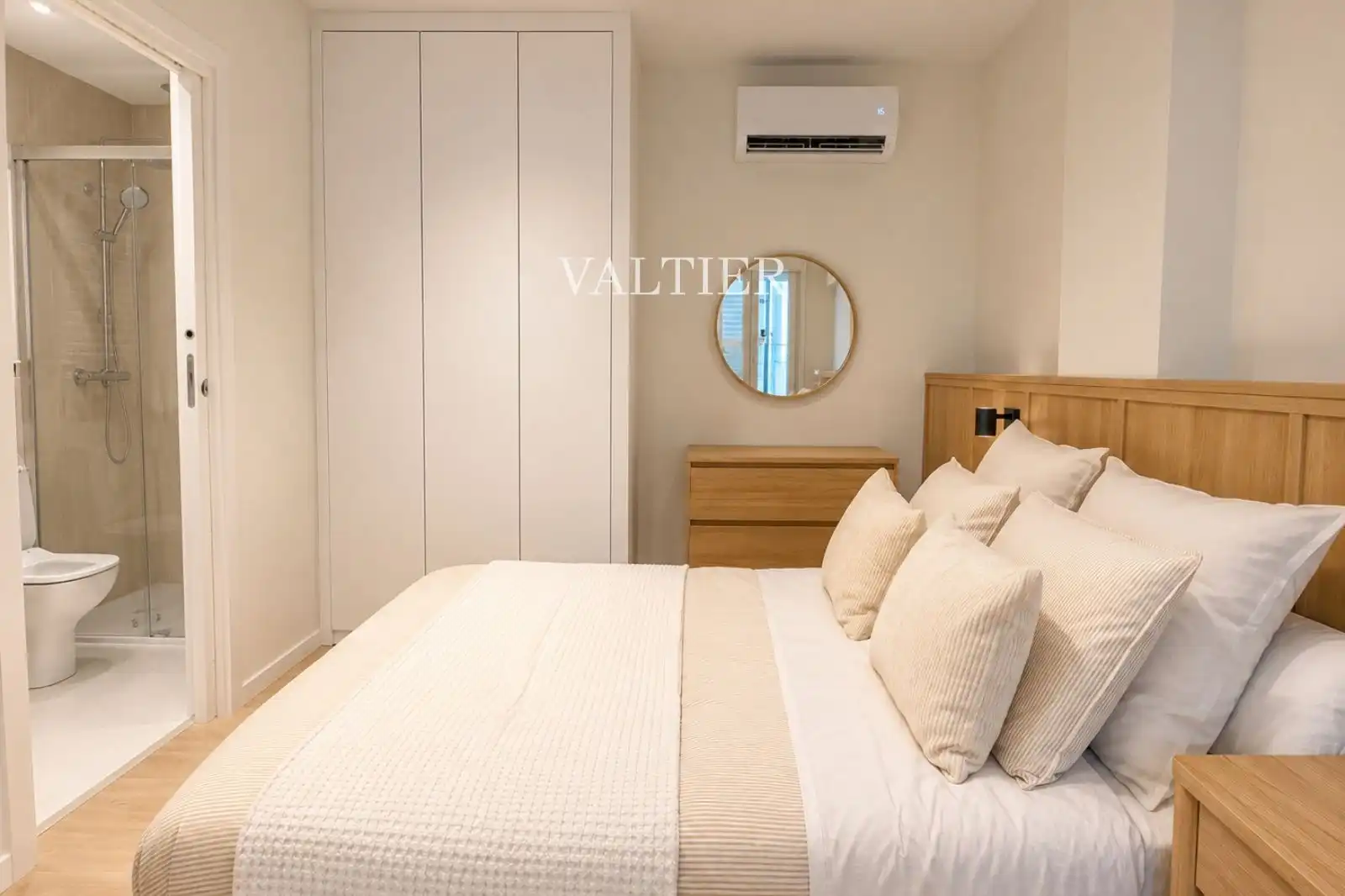 Bedroom of Flat for rent in Madrid  with Air Conditioner, Heating and Furnished