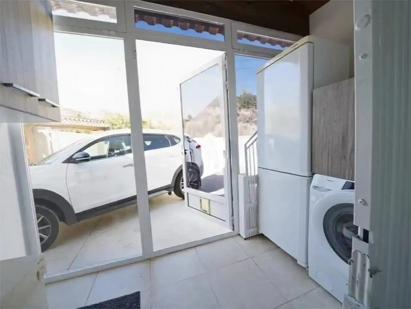 Aparcament de Casa o xalet en venda en El Campello amb Aire condicionat, Jardí privat i Traster