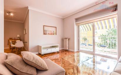 Sala d'estar de Apartament de lloguer en  Madrid Capital amb Terrassa