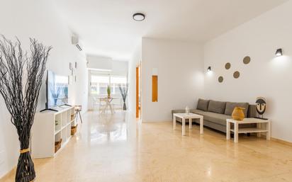 Sala d'estar de Apartament en venda en Torremolinos amb Aire condicionat, Calefacció i Parquet