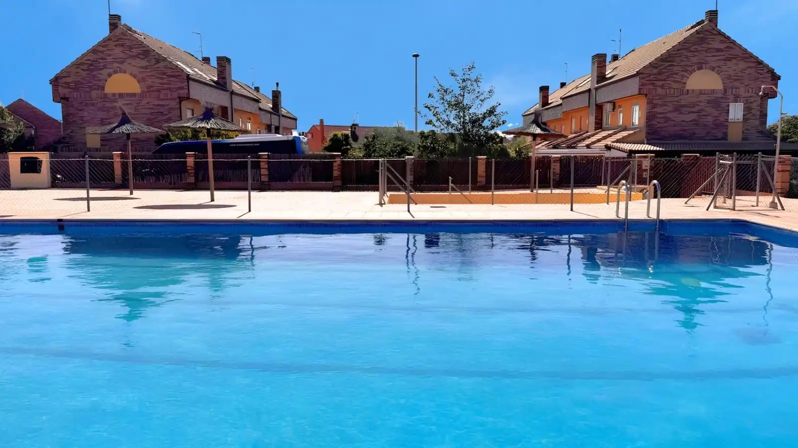 Swimming pool of Flat for share in Valdemorillo  with Heating, Private garden and Furnished