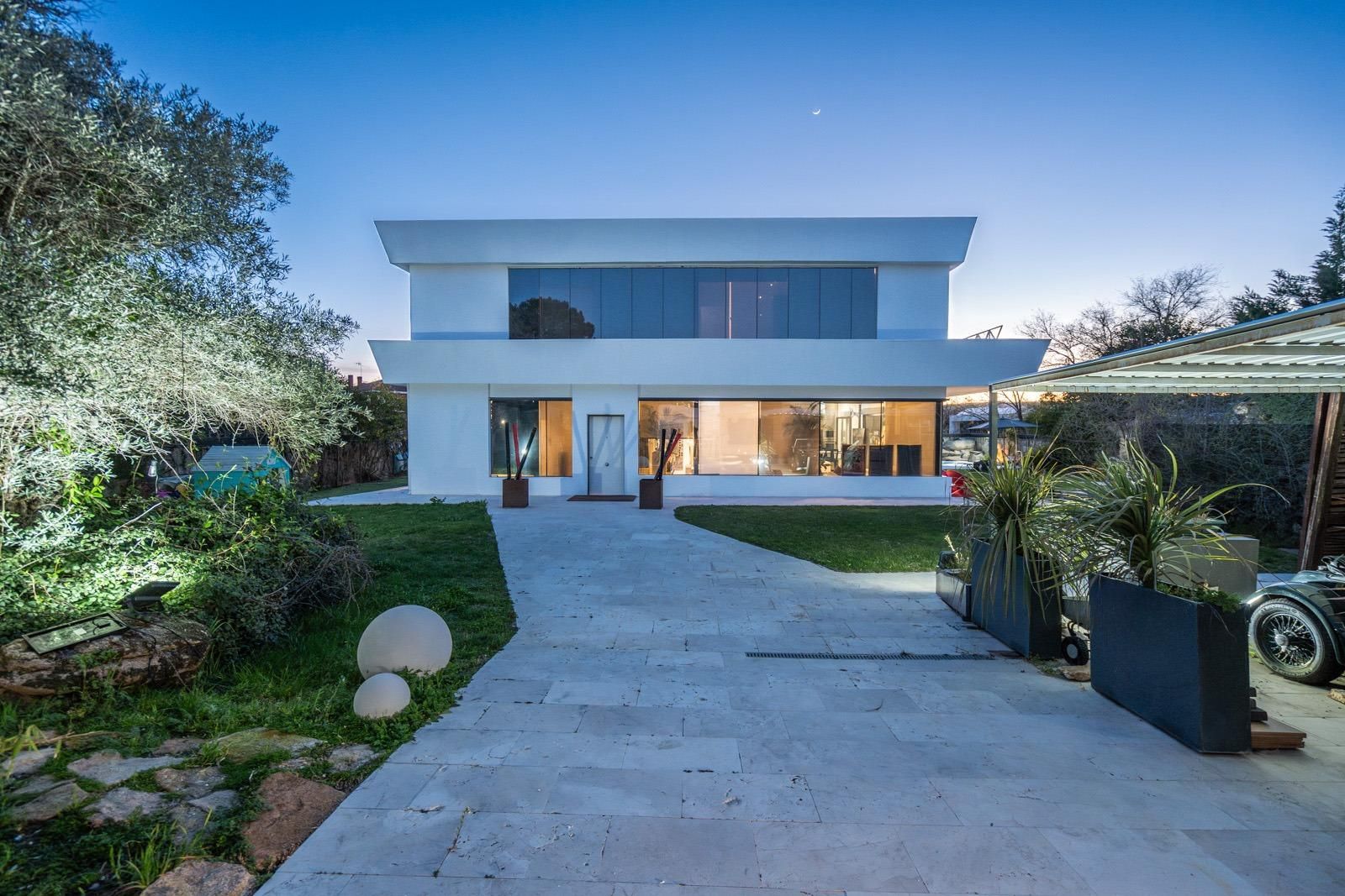 Exterior view of House or chalet for sale in Las Rozas de Madrid  with Air Conditioner, Heating and Private garden