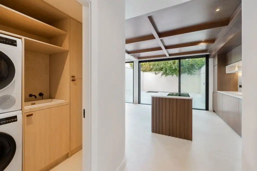 Einfamilien-Reihenhaus zum Verkauf in  Palma de Mallorca mit Klimaanlage, Heizung und Terrasse