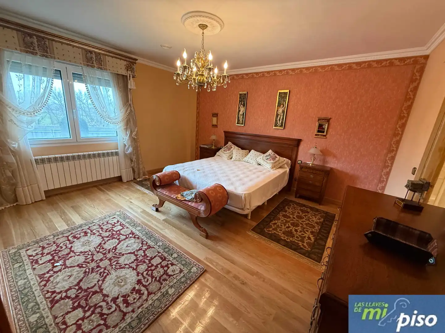 Dormitori de Casa o xalet en venda en Santovenia de Pisuerga amb Calefacció, Jardí privat i Parquet