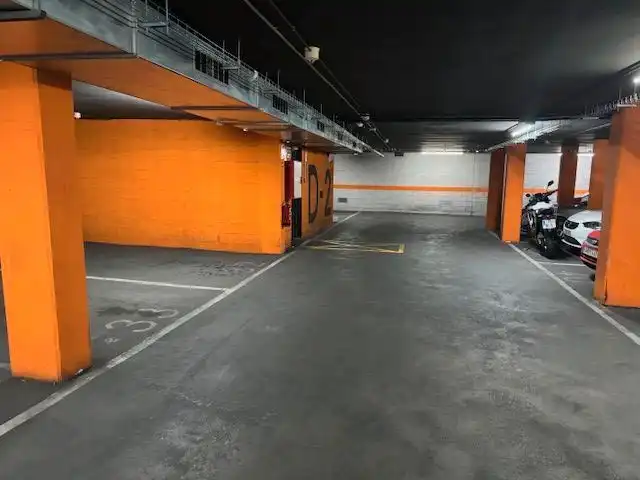 Einzelparkplatz mit Aufzug zum Verkauf in Passatge de la Diputació, imagen 2