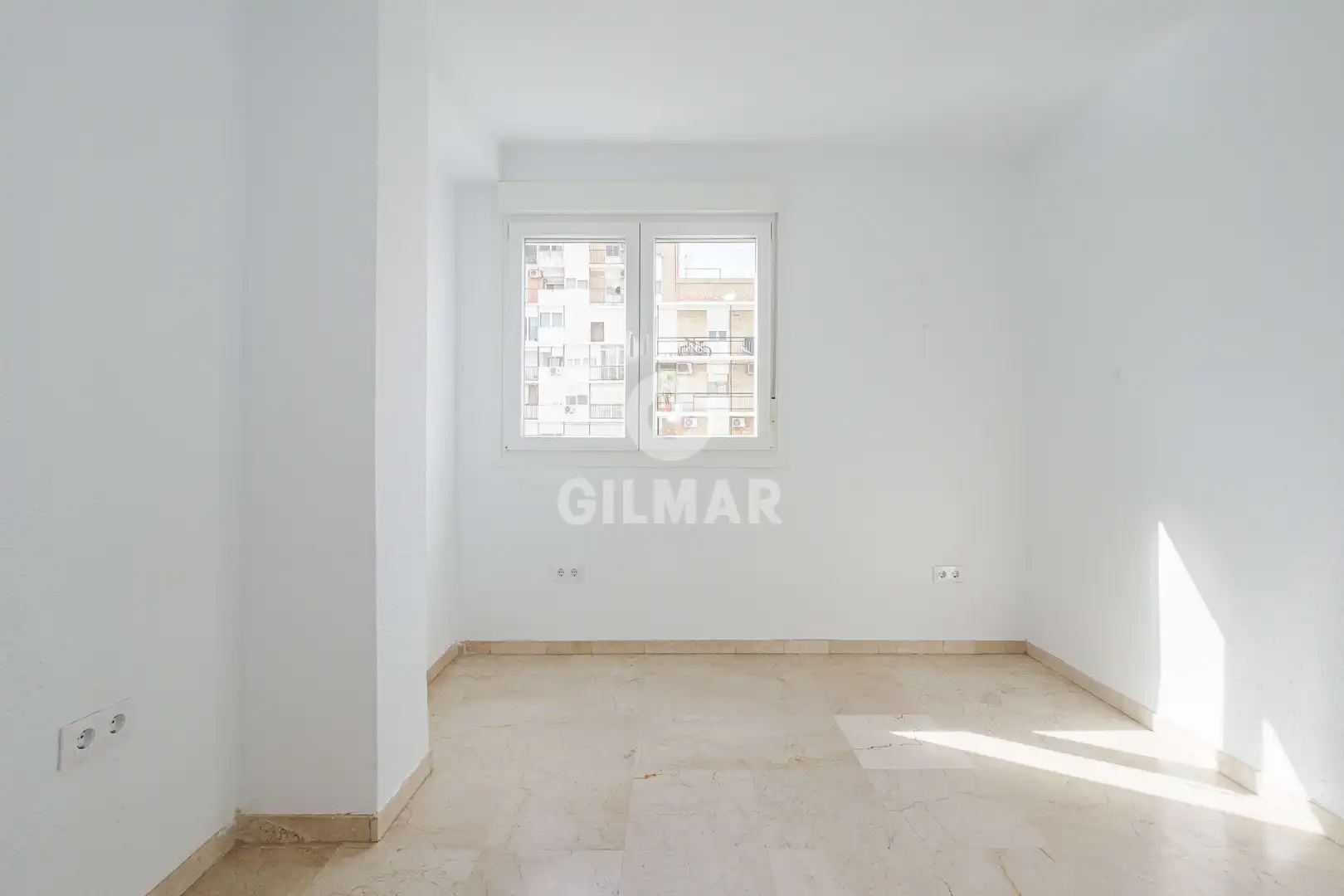 Habitación de Piso en venta en Sevilla con Calefacción