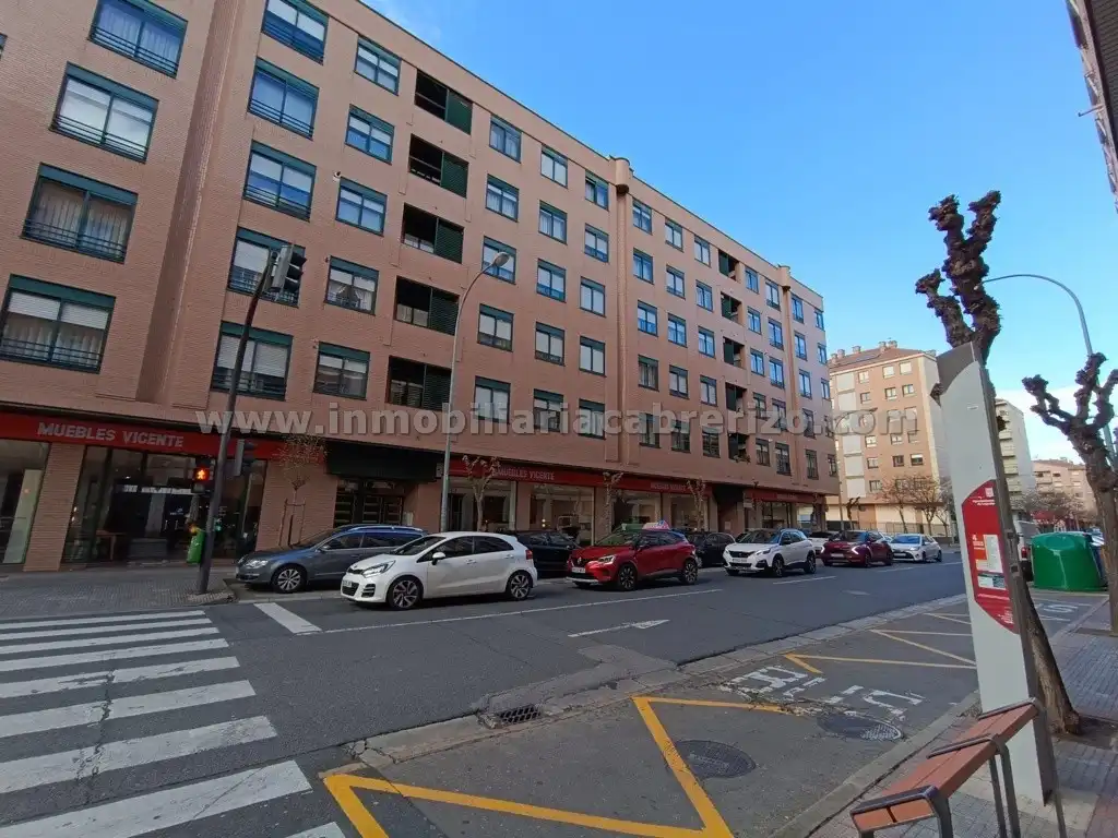 Aparcamiento con ascensor en venta en San Adrián, imagen 2