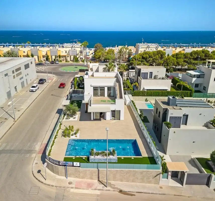 Xalet amb piscina en venda a Orihuela Costa