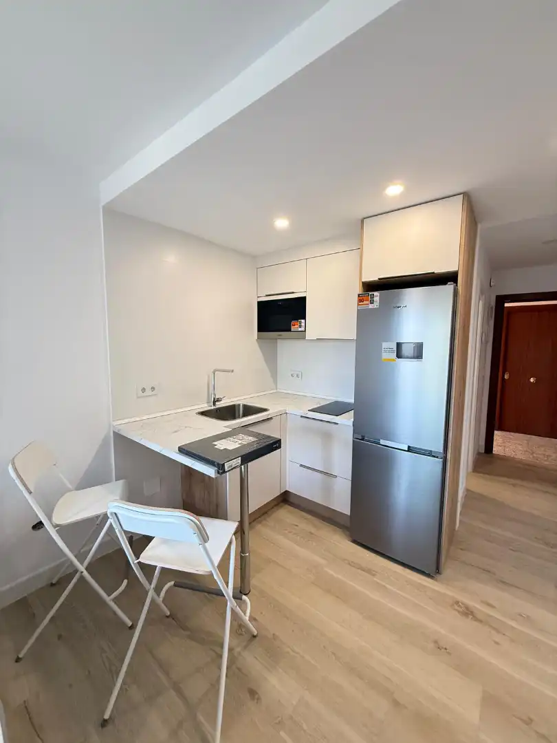 Cocina de Estudio de alquiler en Fuengirola con Aire acondicionado, Calefacción y Terraza