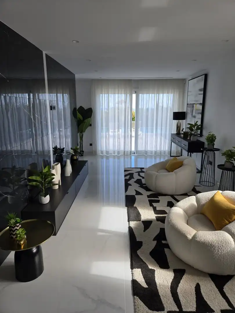 Sala d'estar de Casa o xalet de lloguer en Benahavís amb Jardí privat, Terrassa i Traster
