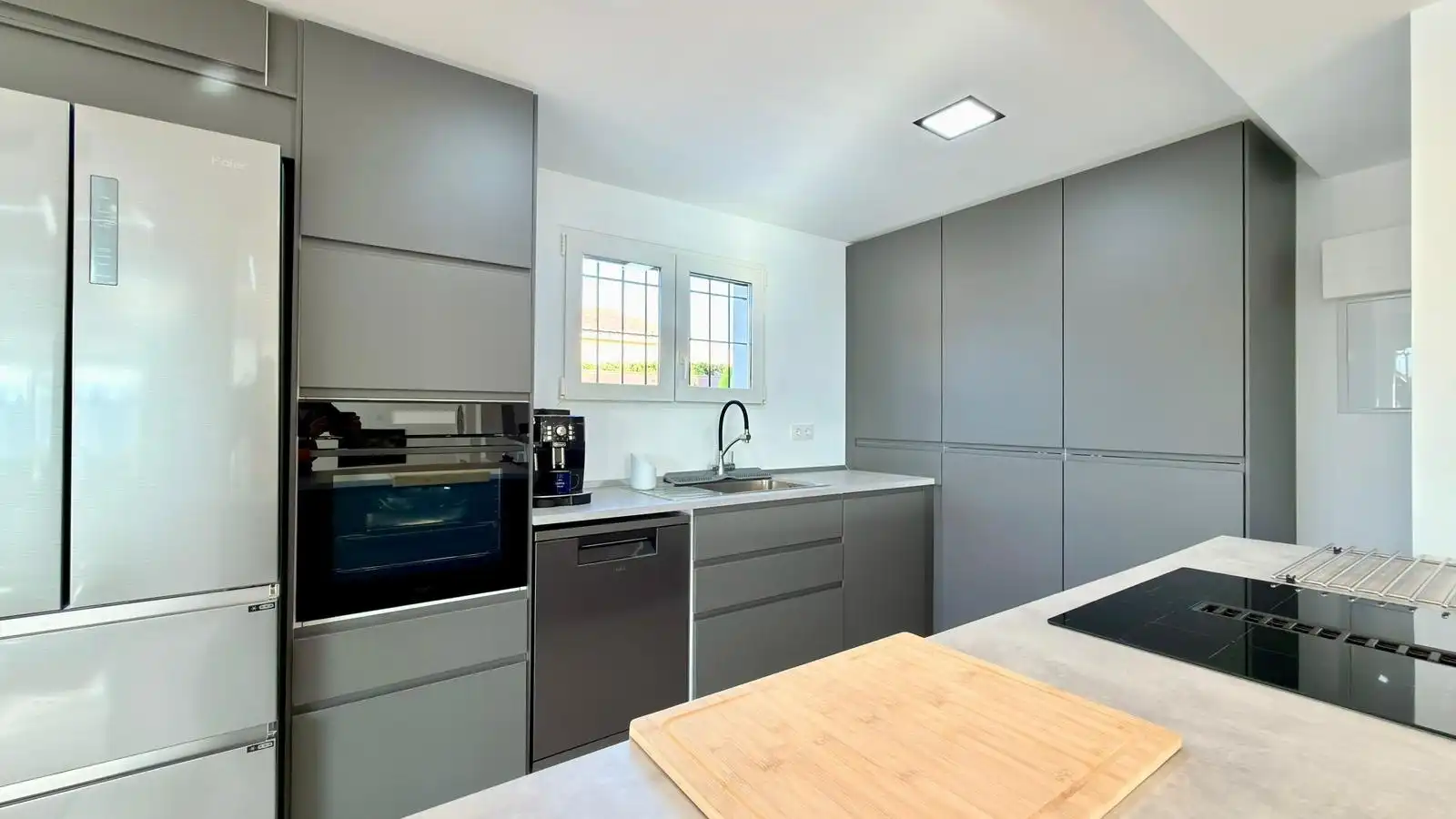 Kitchen of Houses for sale in El Campello  with Air Conditioner, Terrace and Swimming Pool