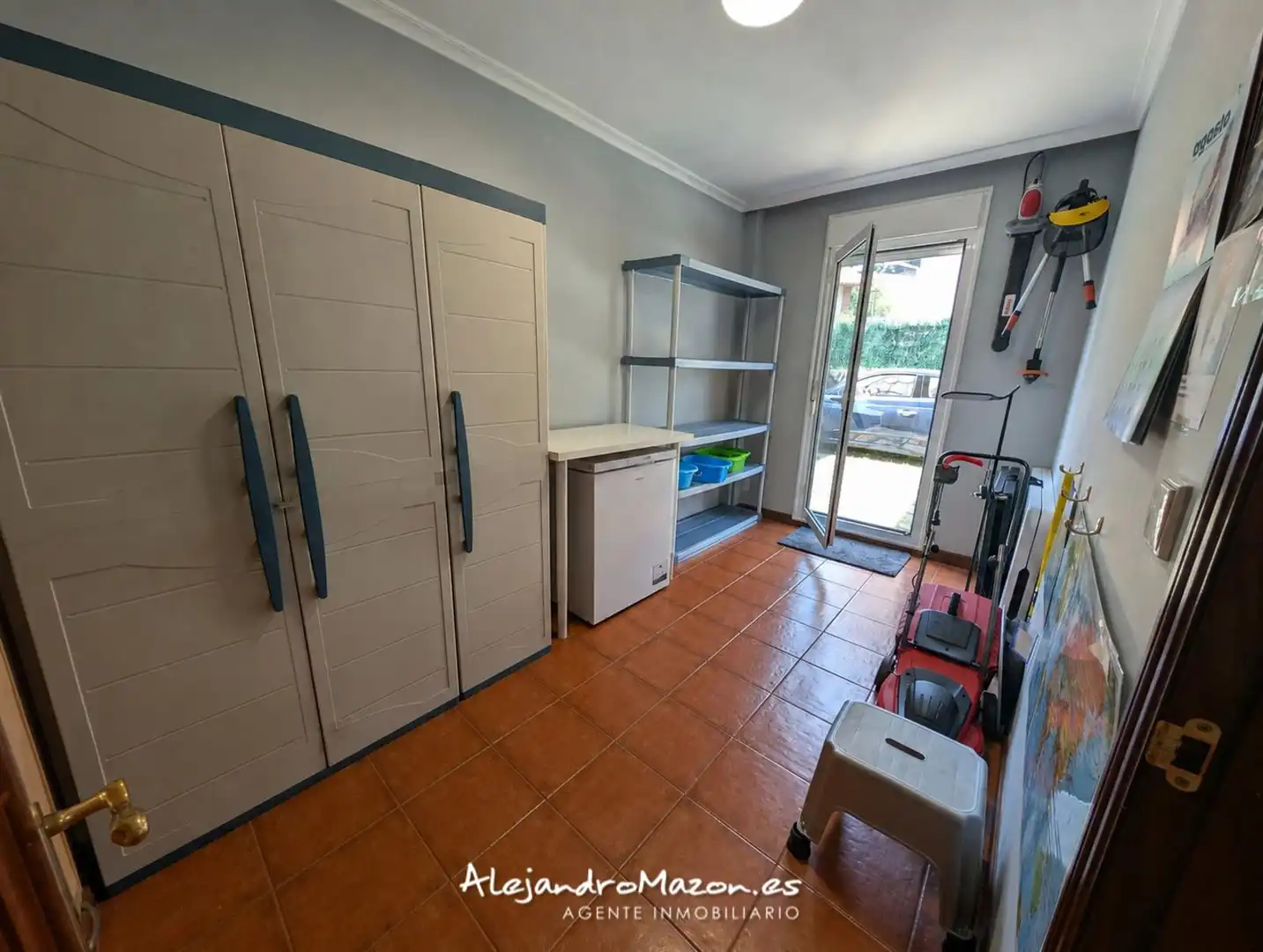 Einfamilien-Reihenhaus zum Verkauf in Castro-Urdiales mit Heizung, Privatgarten und Terrasse