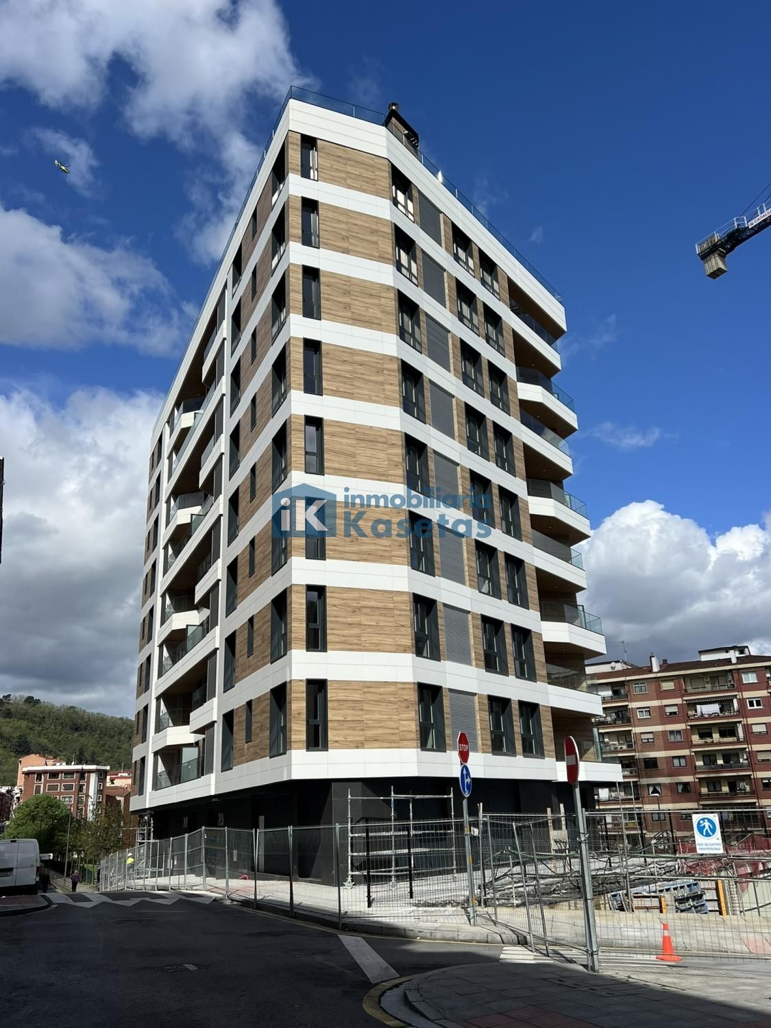 Exterior view of Duplex for sale in Basauri   with Heating, Terrace and Storage room
