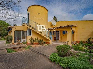 Casa amb piscina en venda a Pou de Torrent