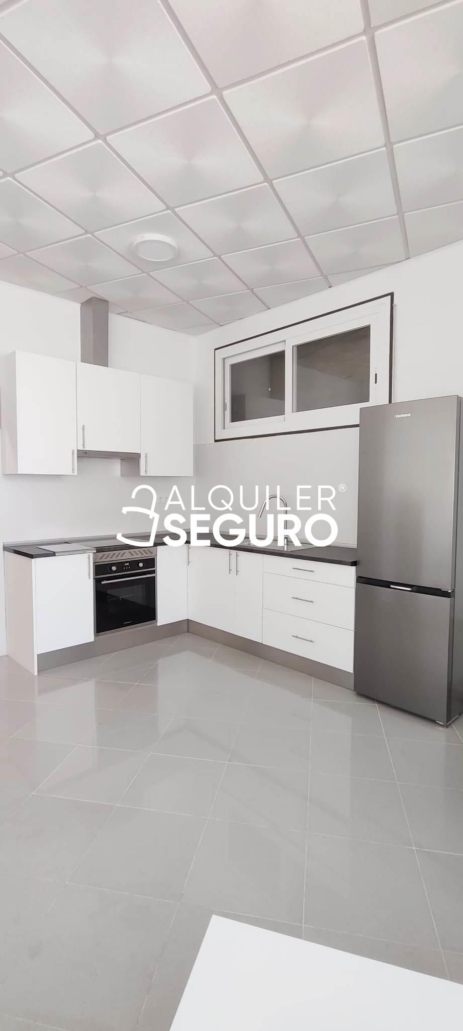 Kitchen of Flat to rent in San Martín de Valdeiglesias  with Air Conditioner and Furnished
