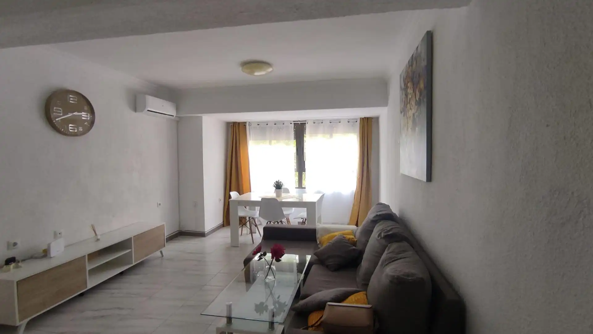 Sala de estar de Apartamento en venta en Alicante / Alacant con Aire acondicionado, Amueblado y Balcón