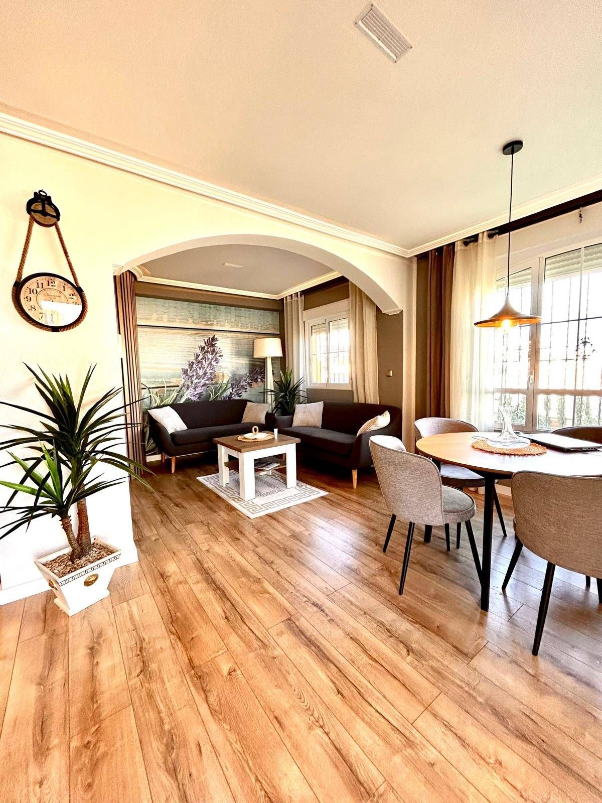 Sala d'estar de Casa o xalet en venda en Orihuela amb Aire condicionat, Calefacció i Jardí privat