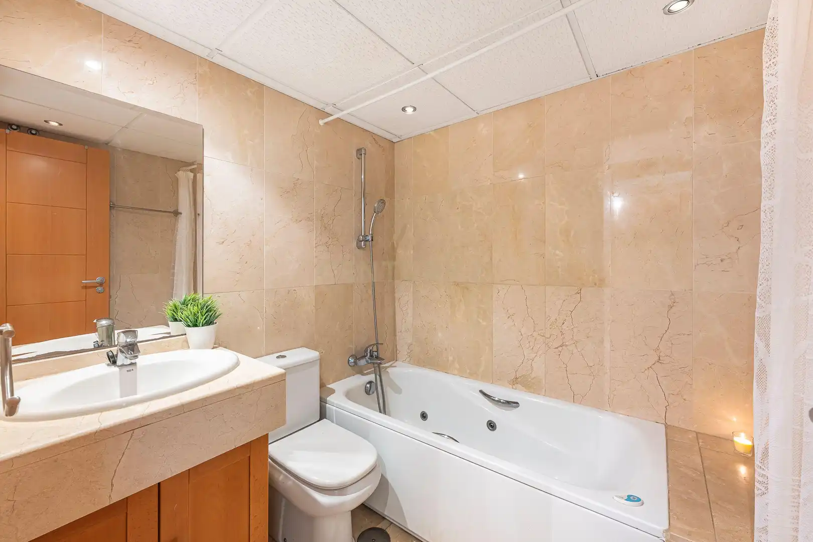 Bathroom of Apartments for sale in Estepona  with Air Conditioner and Washing machine