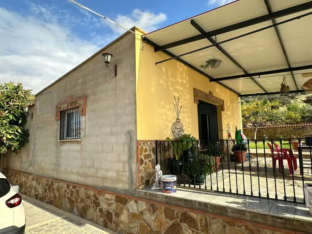 Vista exterior de Casa o xalet en venda en Magacela amb Jardí privat, Terrassa i Piscina