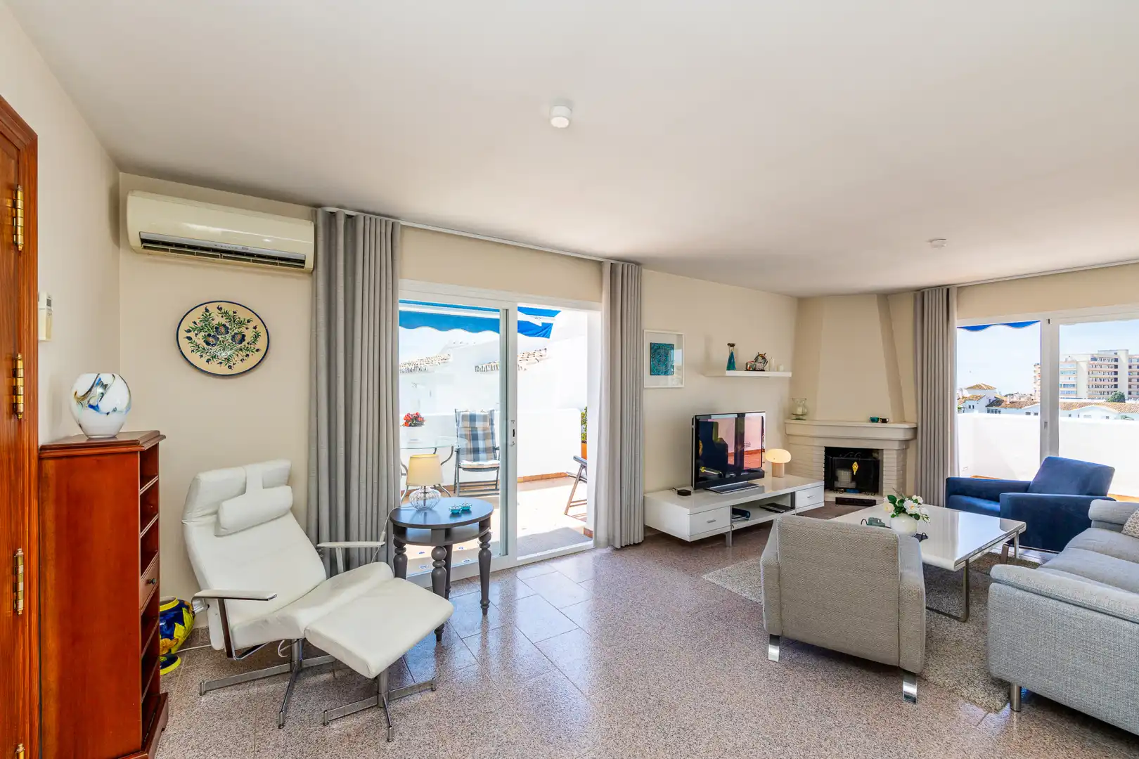 Sala d'estar de Àtic en venda en Mijas amb Aire condicionat, Terrassa i Piscina