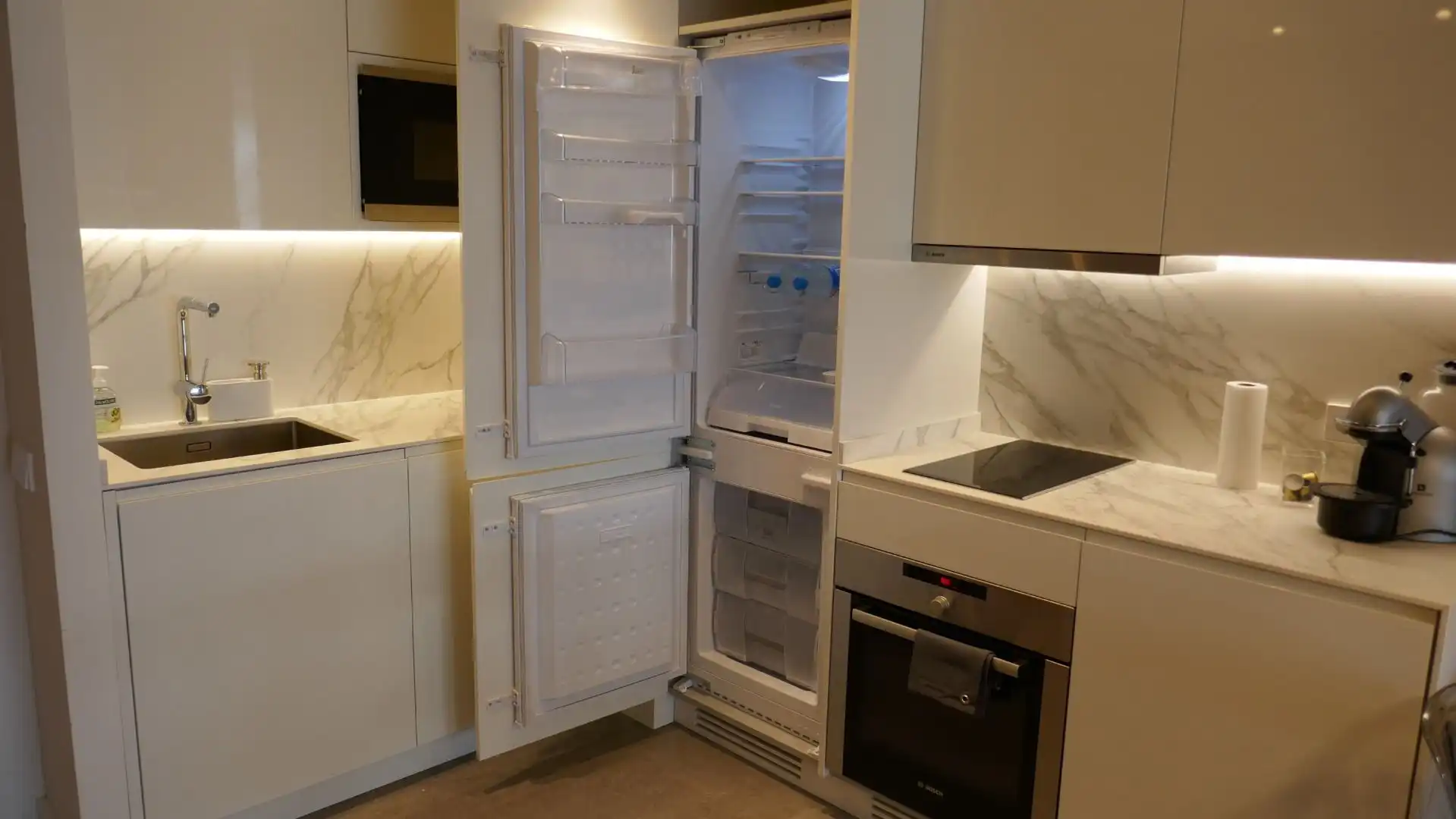 Apartamento con piscina en alquiler en Calle de Orense 69, imagen 5