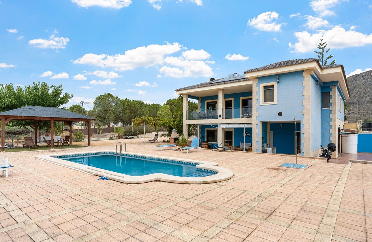 Piscina de Casa o xalet en venda en Alicante / Alacant amb Aire condicionat, Calefacció i Jardí privat