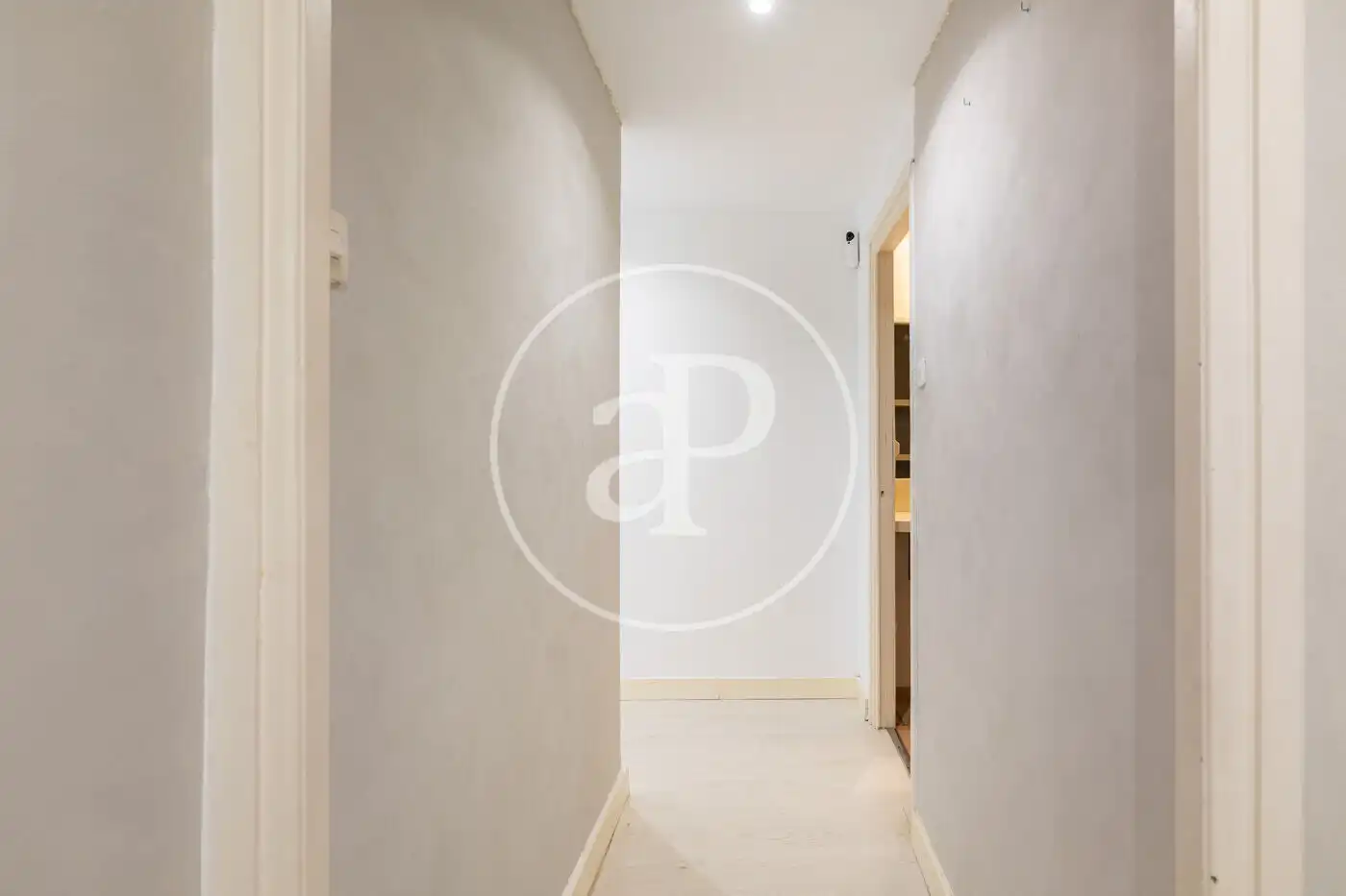Flat for sale in Barcelona  with Air Conditioner and Heating