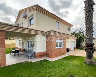 Vista exterior de Casa o xalet de lloguer en San Antonio de Benagéber amb Aire condicionat i Piscina