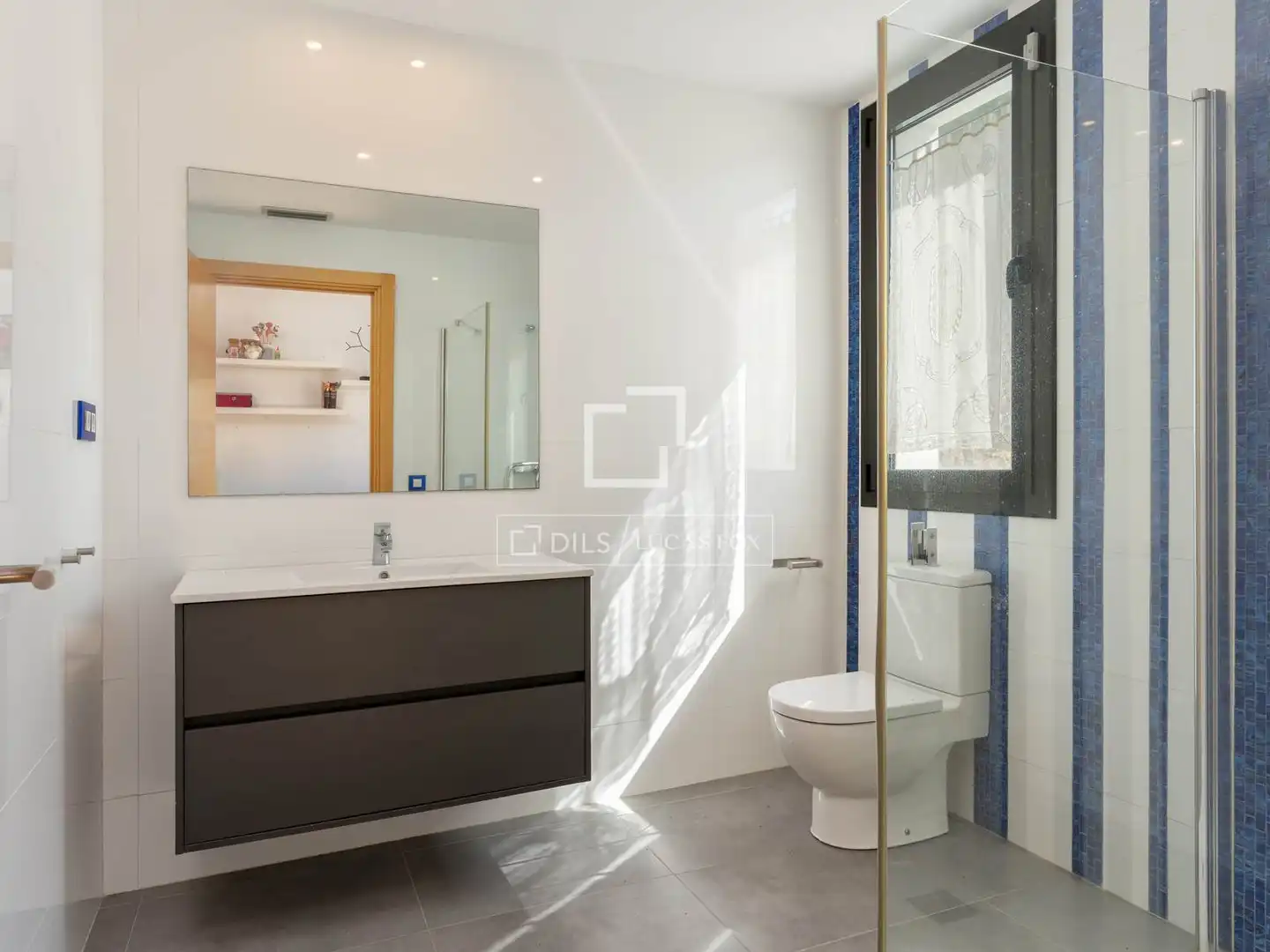 Badezimmer von Haus oder Chalet zum Verkauf in Lloret de Mar mit Klimaanlage, Privatgarten und Terrasse