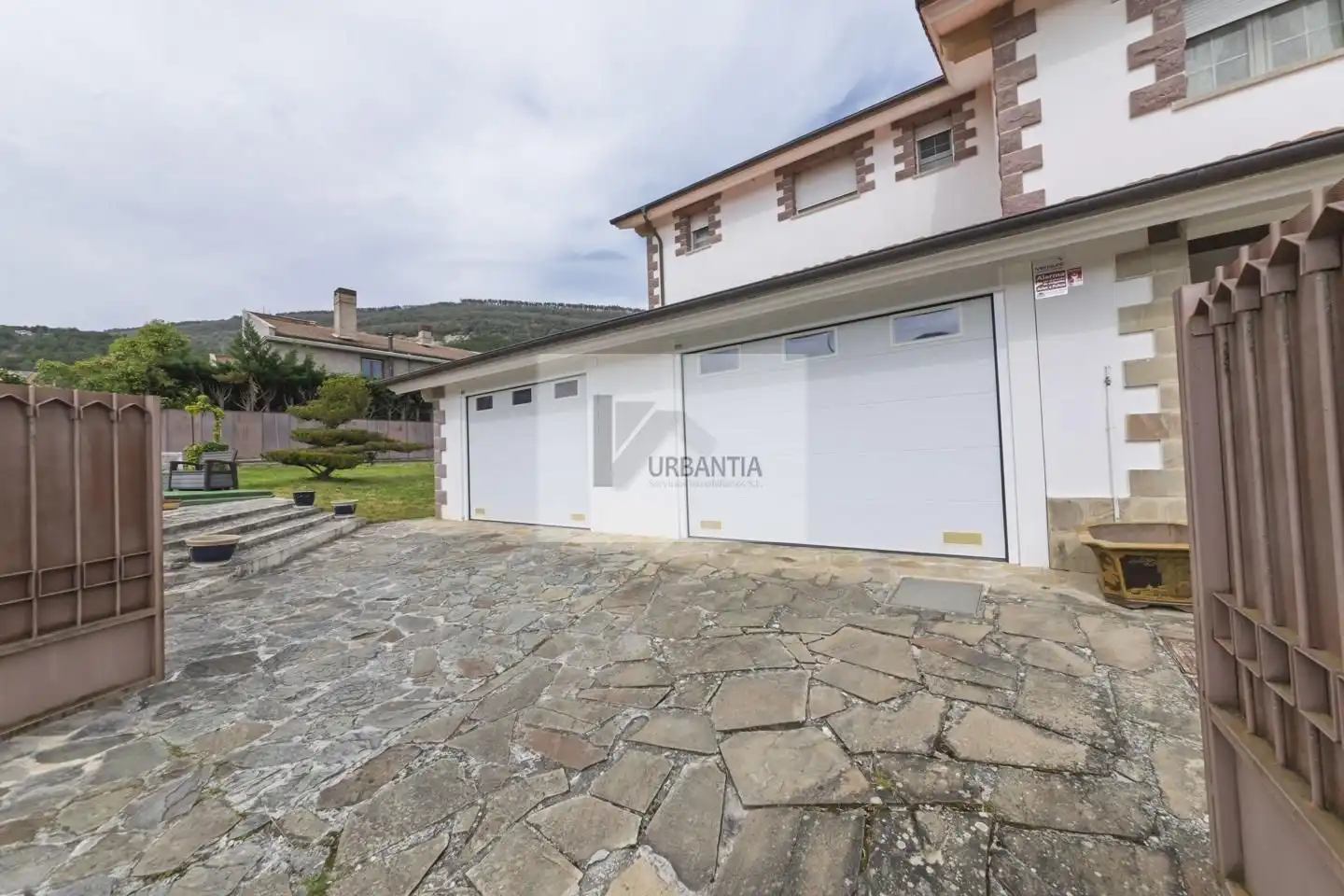 Vista exterior de Casa o chalet en venta en Berrioplano / Berriobeiti con Aire acondicionado, Calefacción y Jardín privado