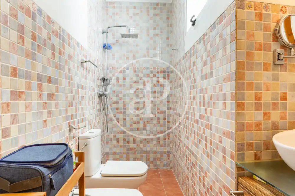 Baño de Piso en venta en Valencia con Aire acondicionado, Calefacción y Terraza
