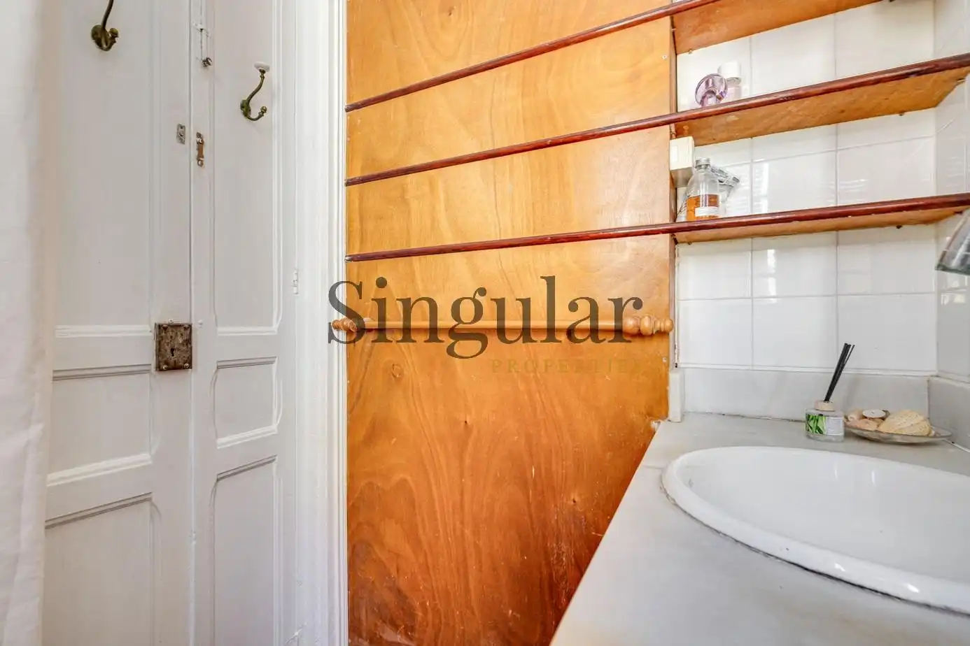Habitación de Piso en venta en Barcelona con Balcón