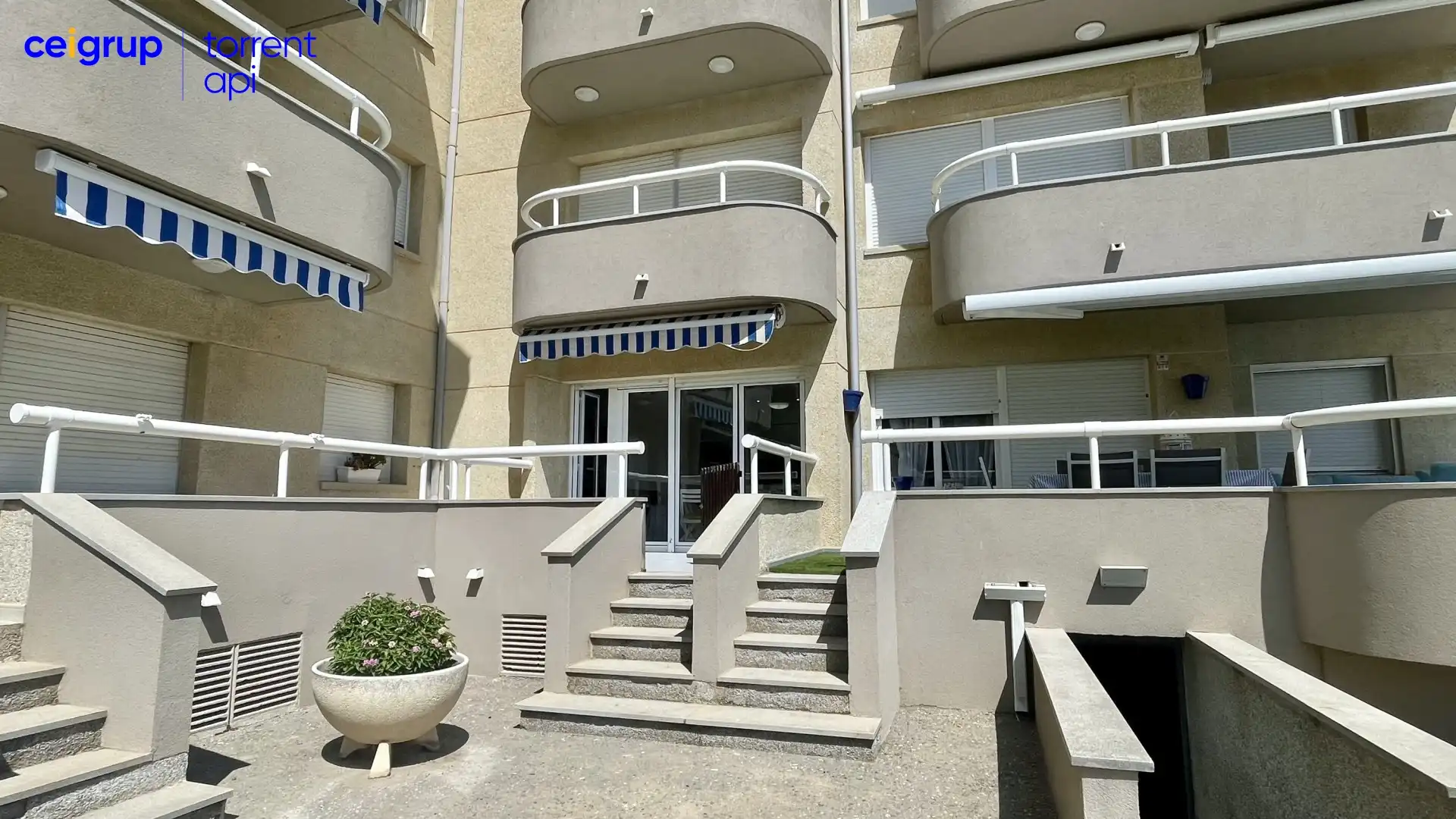 Vista exterior de Planta baja en venta en L'Estartit con Terraza, Piscina y Amueblado