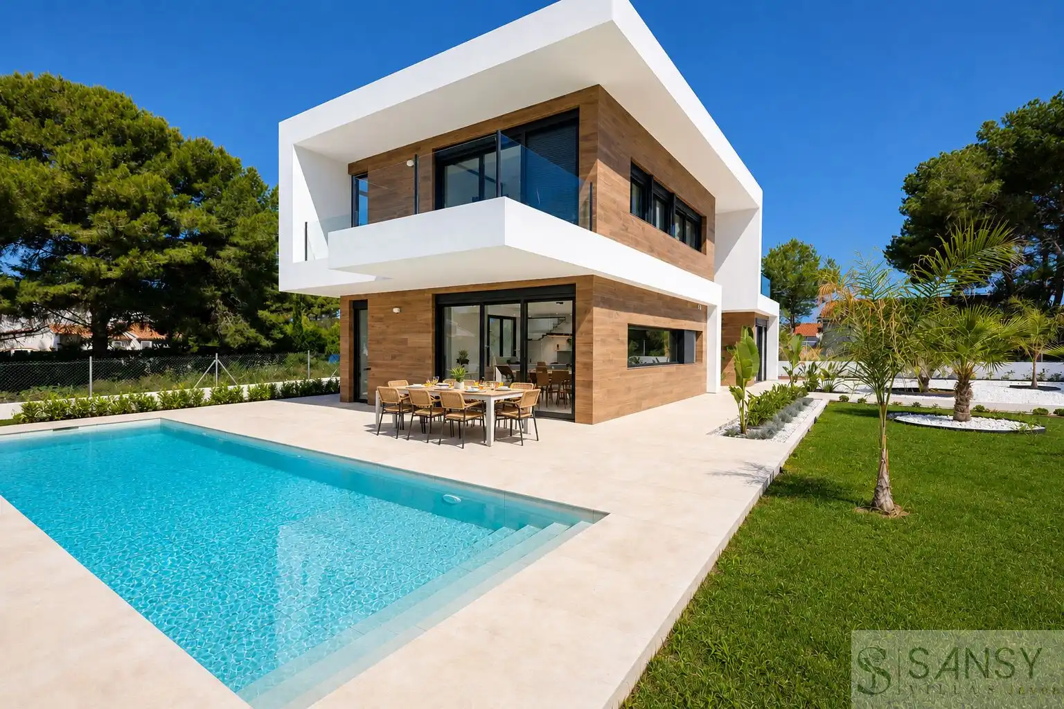 Detached house with pool for sale in Puerto
