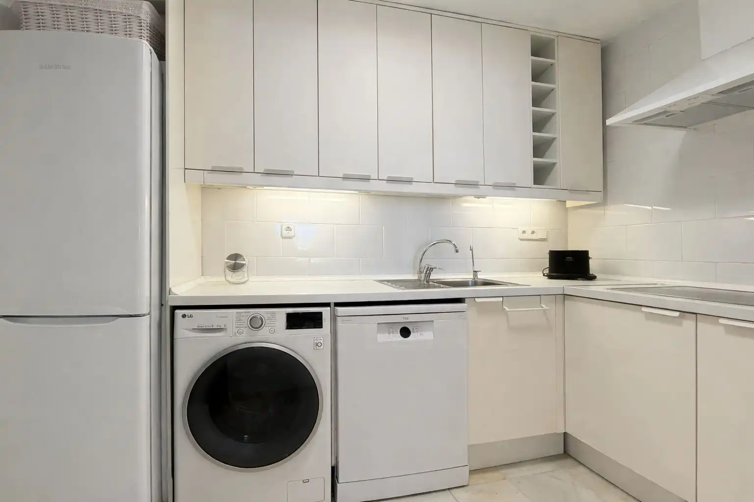 Kitchen of Flat for sale in Marbella  with Air Conditioner and Terrace