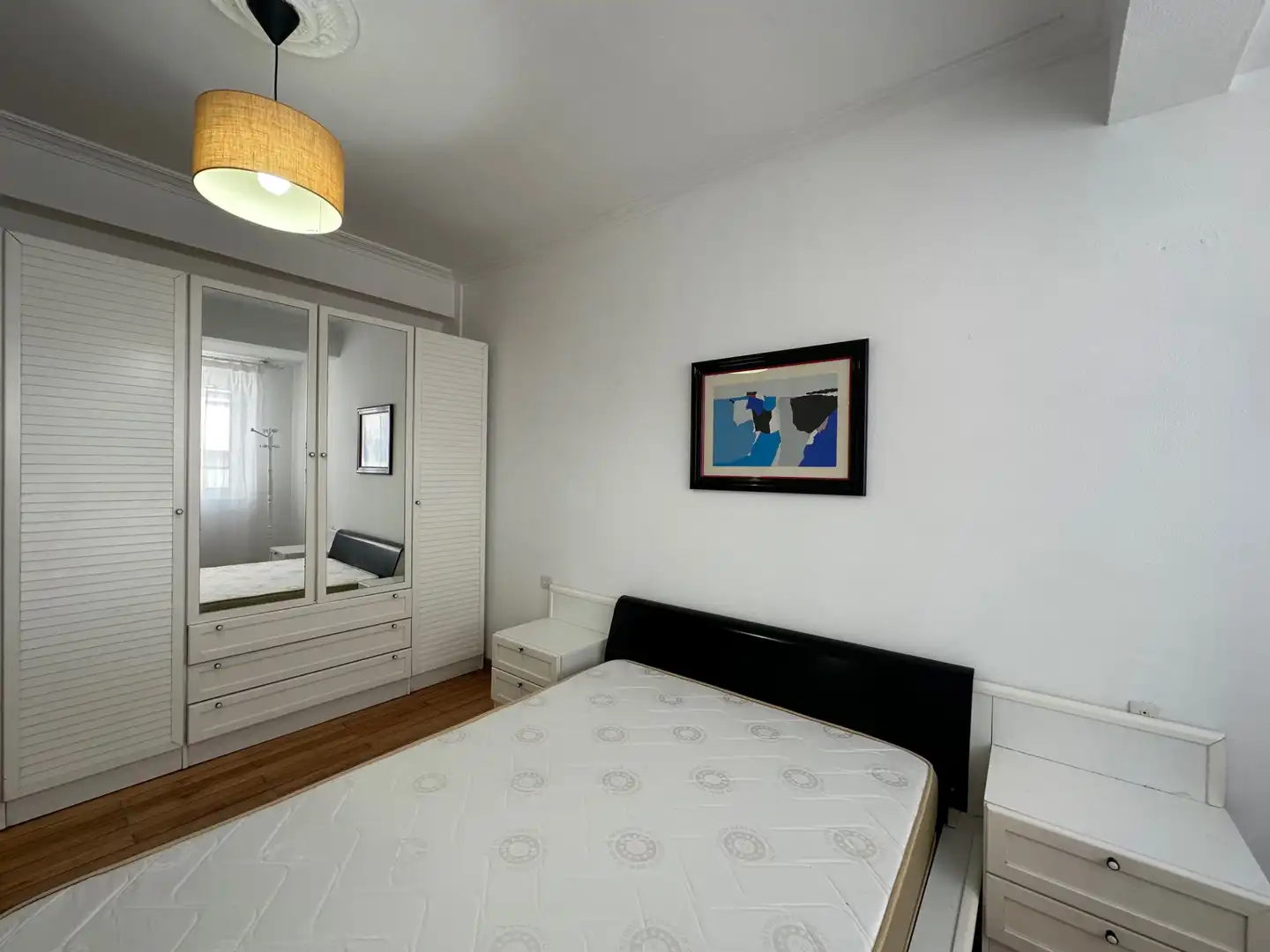 Habitación de Piso de alquiler en Santiago de Compostela  con Calefacción, Parquet y Amueblado