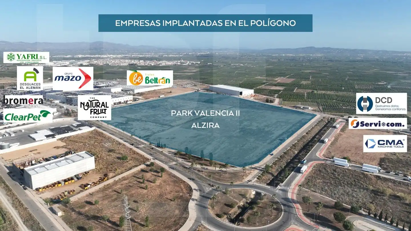 Parkplatz von Fabrikhallen zur Miete in Alzira
