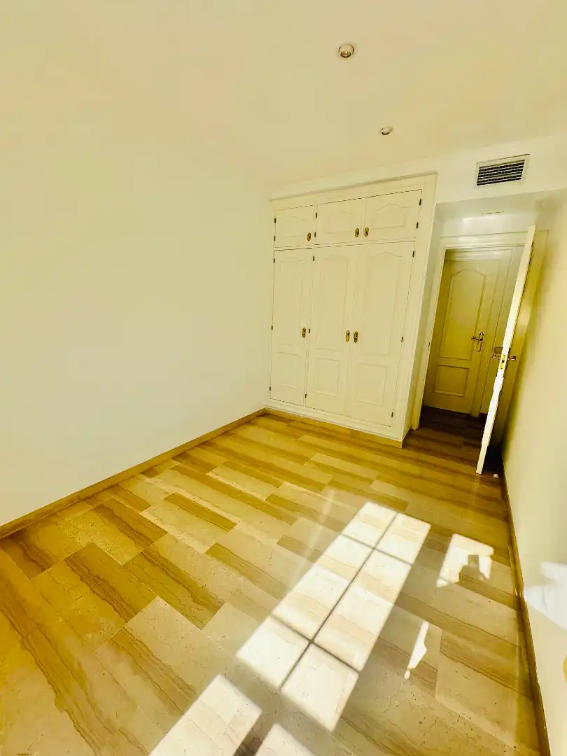 Bedroom of Flat for rent in Granada  with Air Conditioner, Heating and Parquet flooring