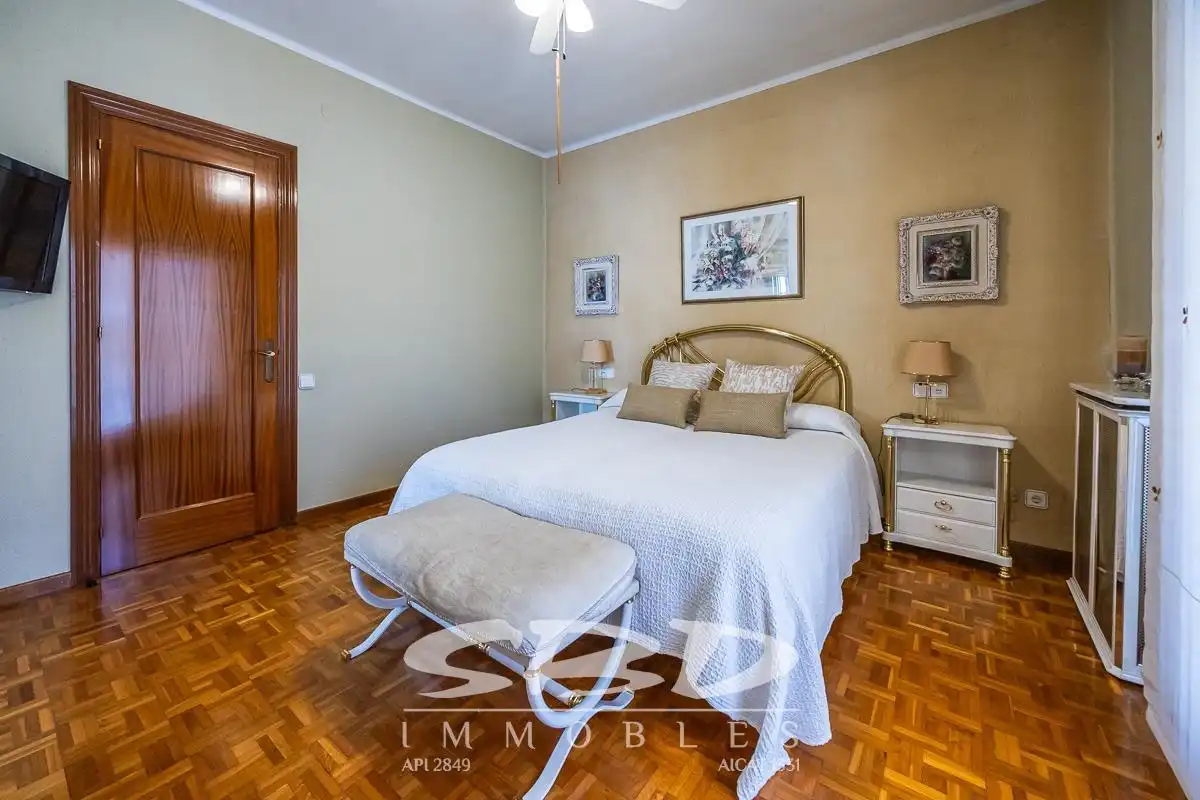 Dormitori de Casa o xalet en venda en Barberà del Vallès amb Aire condicionat, Calefacció i Terrassa