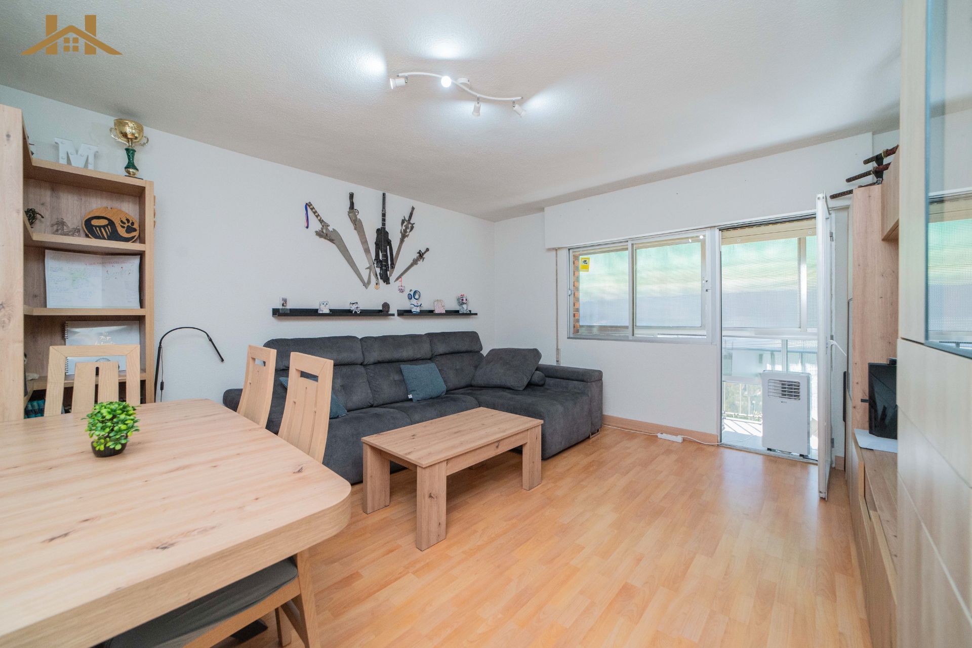 Living room of Flat for sale in Fuenlabrada  with Parquet flooring and Terrace